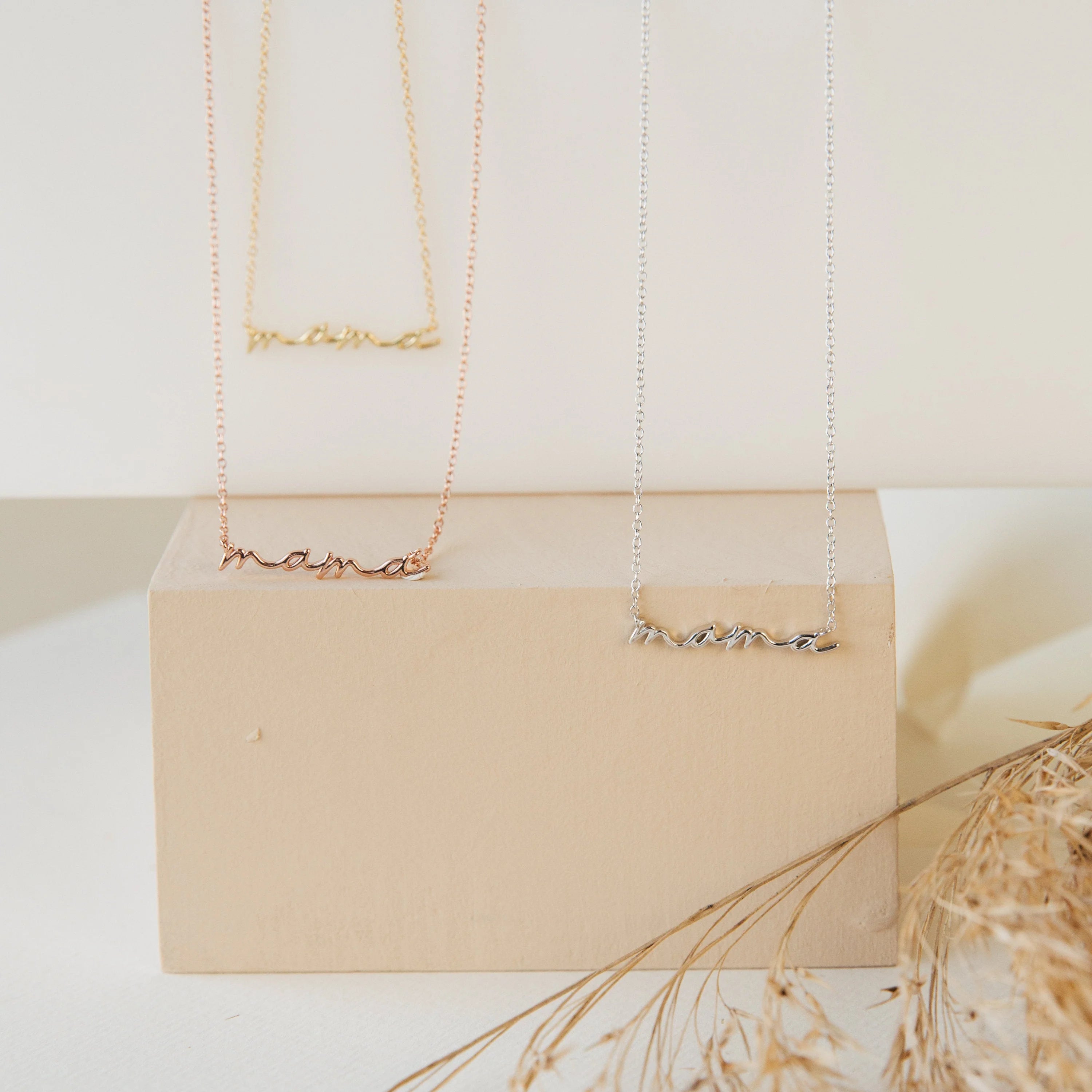 Mama Necklace